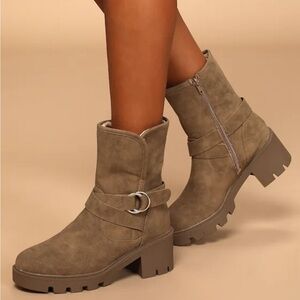 Nola Taupe Suede Mid-Calf Platform Boots
DV By Dolce Vita